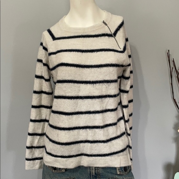 Abercrombie & Fitch sweater w/ zipper accent, S - Picture 2 of 3
